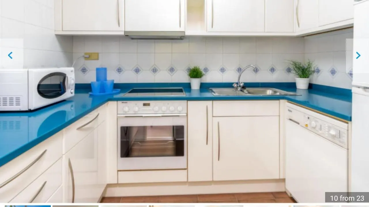 Family Apartment In Roses With Garden And Shared Pool 60 M²