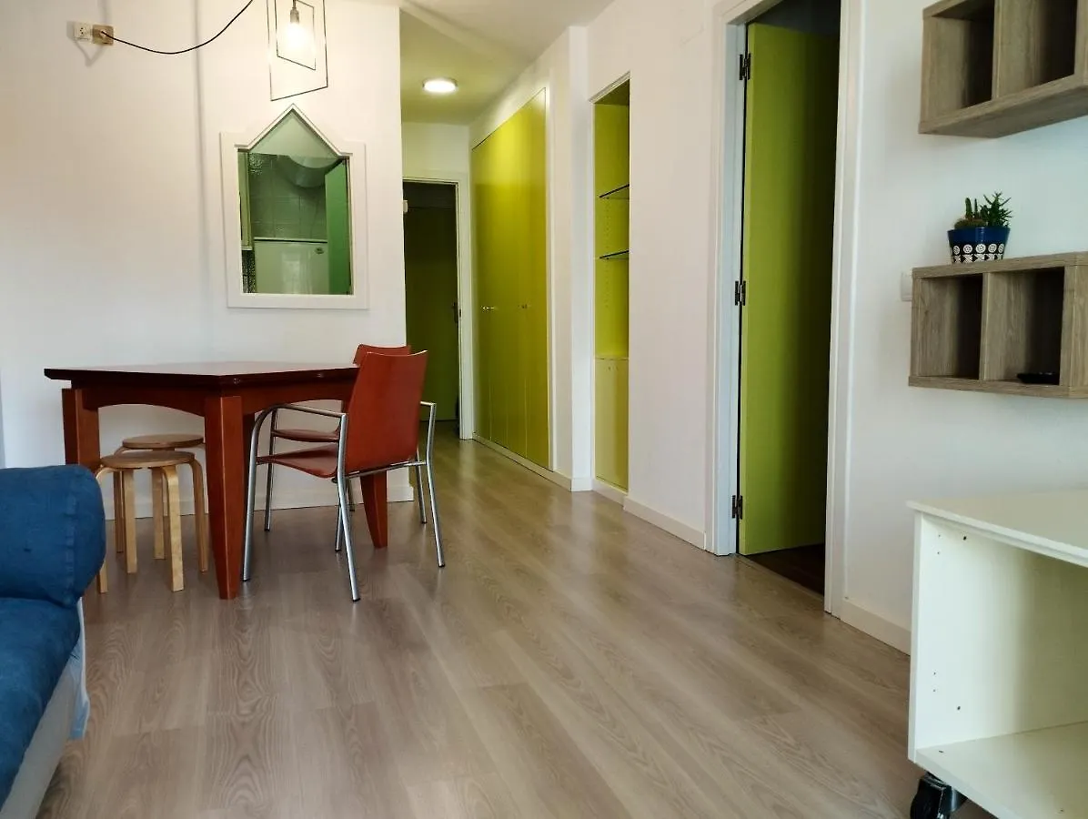 Family Apartment In Roses With Garden And Shared Pool 60 M²