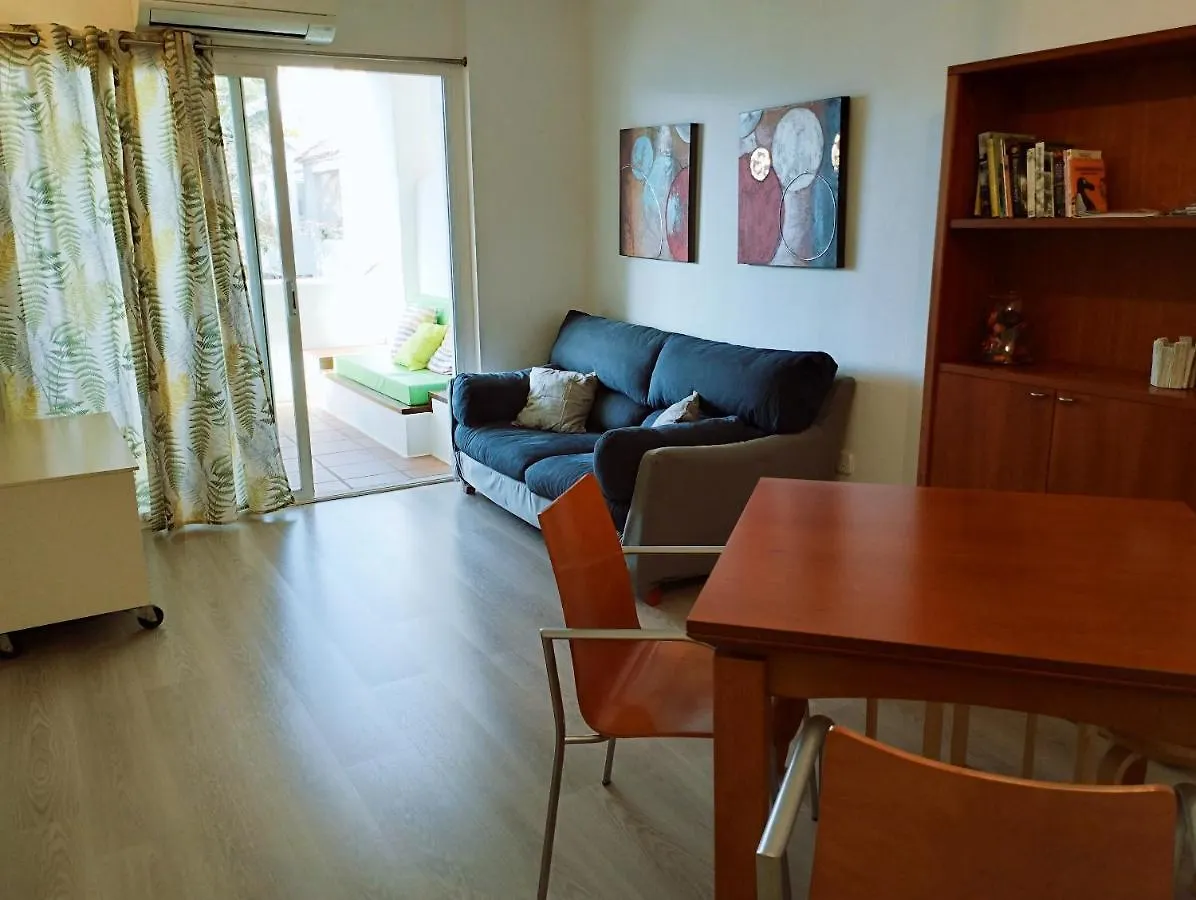 Family Apartment In Roses With Garden And Shared Pool 60 M²