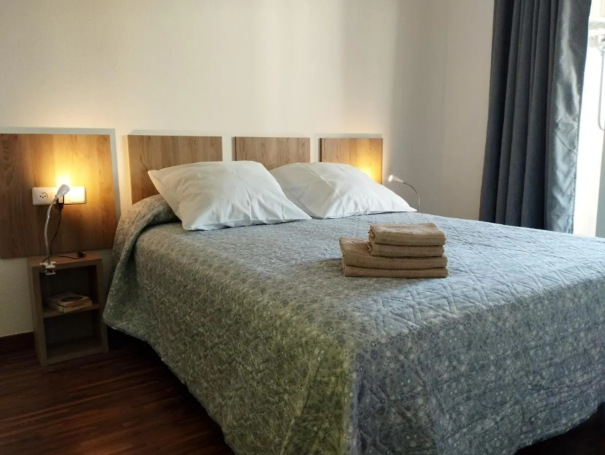 Family Apartment In Roses With Garden And Shared Pool 60 M²