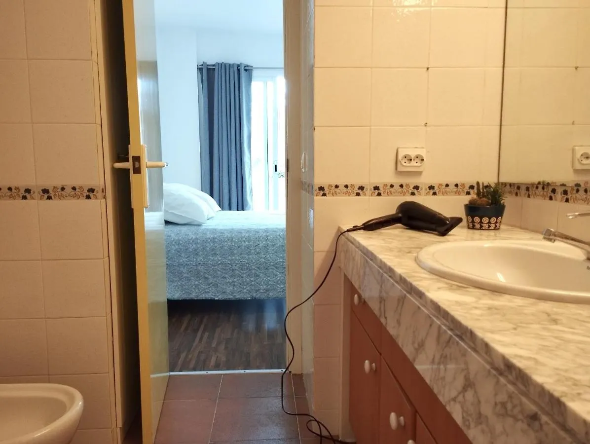 Family Apartment In Roses With Garden And Shared Pool 60 M²