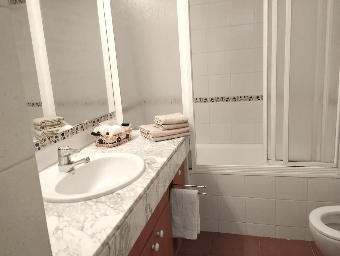 Family Apartment In Roses With Garden And Shared Pool 60 M²